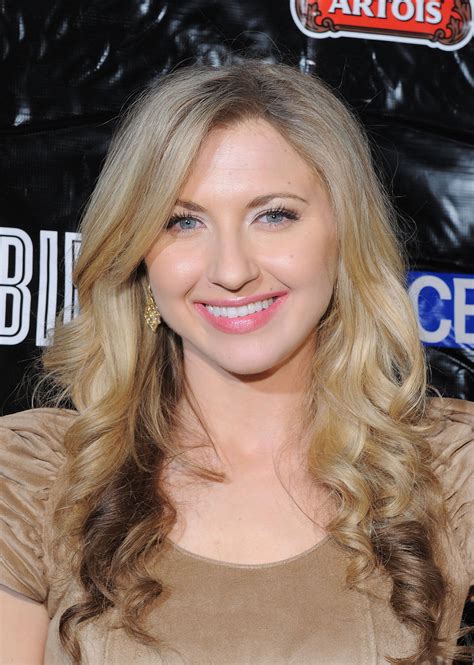 Nina Arianda Pictures and Photos